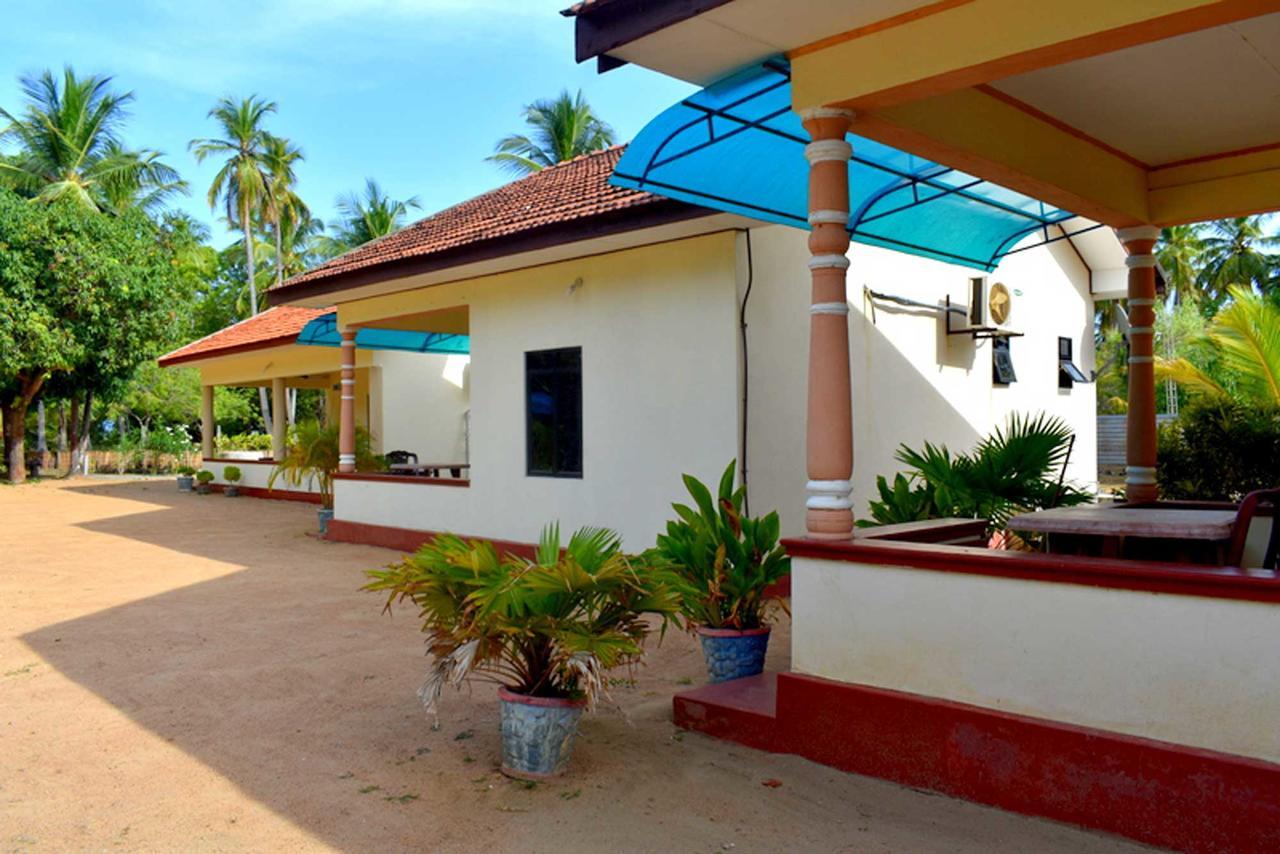 Yaswi Guest House Passikudah Extérieur photo