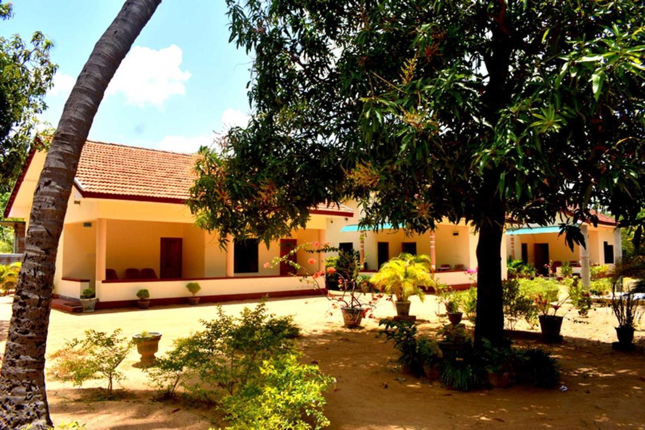 Yaswi Guest House Passikudah Extérieur photo